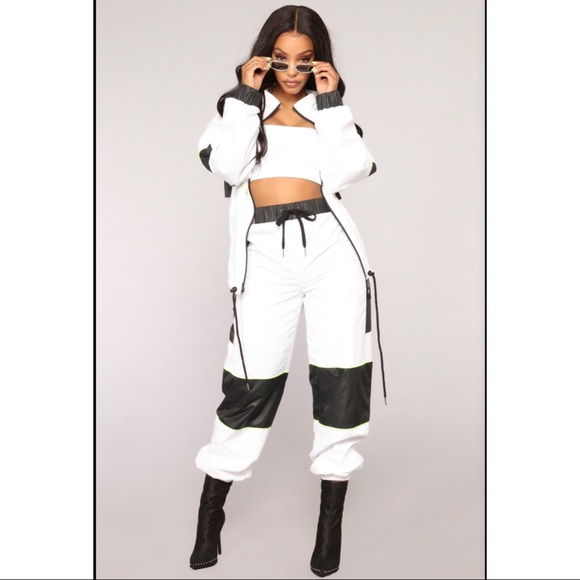 [fashion nova] • [jaylene joggers] - Picture 1 of 4